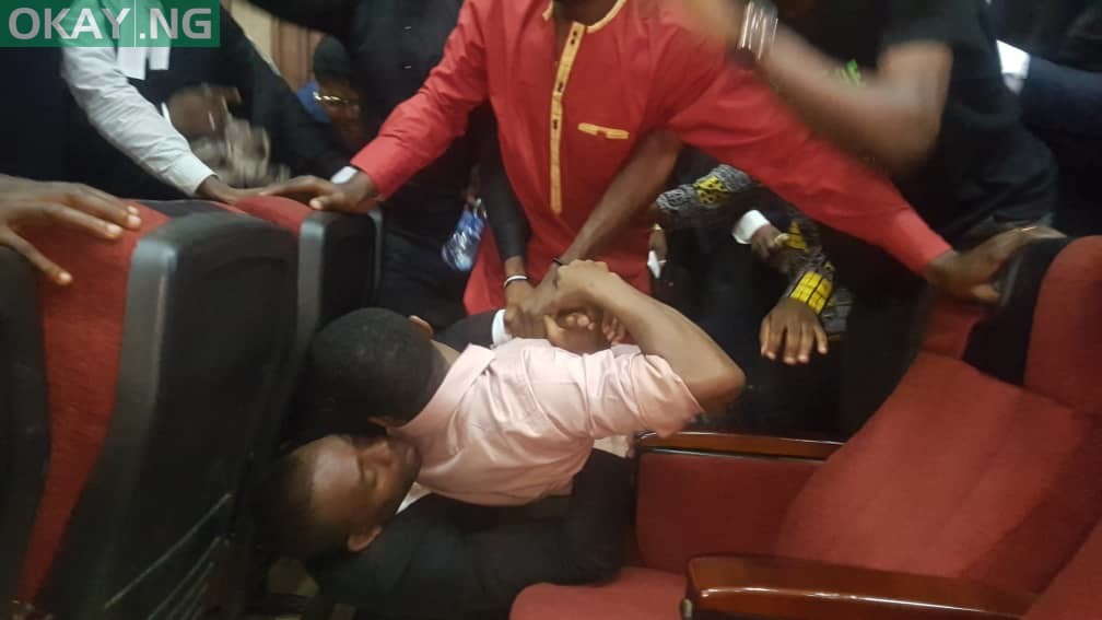 Sowore being dragged in court by operatives of the DSS