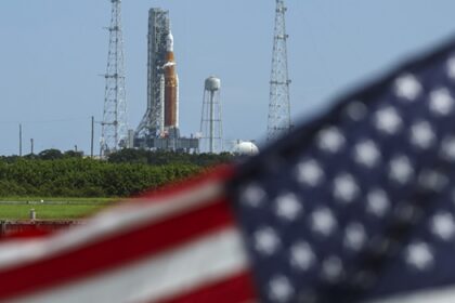 NASA’s Artemis I rocket sits on launch pad 39B after the launch was scrubbed at Kennedy Space Center on September 03, 2022 in Cape Canaveral, Florida. Kevin Dietsch/Getty Images/AFP