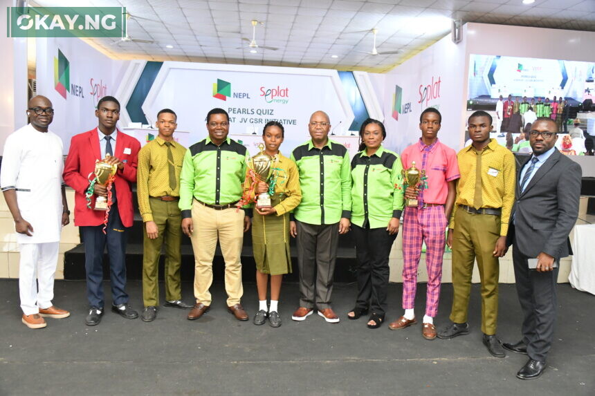 The Seplat Energy Plc Team flank winners of the 2022 Seplat JV PEARLs Quiz competition held in Benin City, Edo State, on Friday.