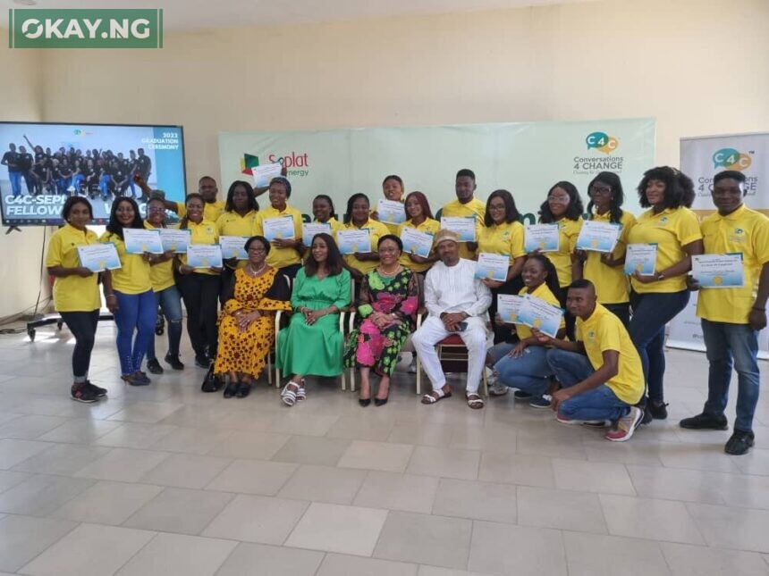 22 empowered entrepreneurs pose with Seplat Energy and Conversation for Change teams at the 2022 Youth Entrepreneurship Programme held in Abuja.