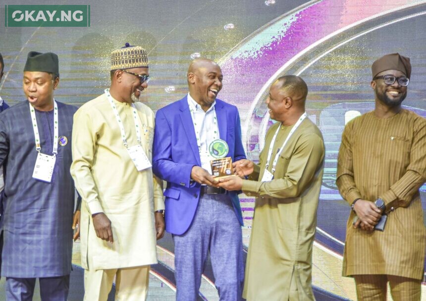 Andy Odeh, NLNG GM, External Relations & Sustainable Development; Engr. Simbi Wabote, NCDMB Executive Secretary; Philip Mshelbila, NLNG MD; Ambassador Gabriel Aduda, Permanent Secretary, Federal Ministery of Petroleum Resources; and Yemi Adeyemi, NLNG Ag. Manager, Corporate Communication & Public Affairs during the Local Content Company of the Year 2022 and the Gas Infrastructure Project of the Year 2022 awards to NLNG at the ongoing 2023 Nigeria International Energy Summit (NIES) at the State House, Abuja…Monday night.