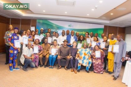 Participants sit with Andy Odeh, NLNG’s GM, External Relations and Sustainable Development (centre), and facilitators from The Journalism Clinic, Dan Mason and Taiwo Obe (Right) at the close of the #NLNGChangeYourStory workshop in Abuja.