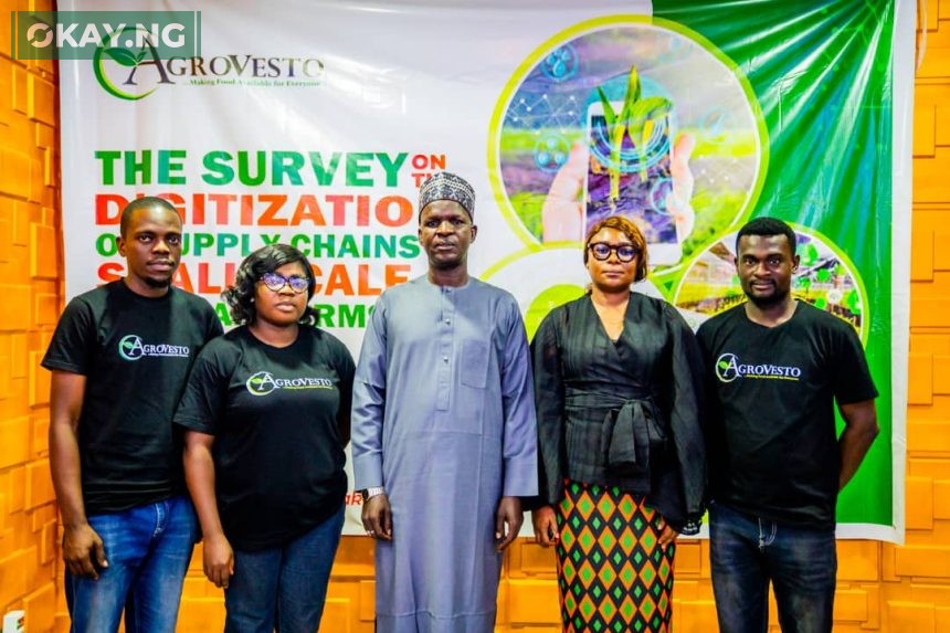 Representative of the DG NITDA flanked by the National Coordinator Office for Nigeria Digital Innovation Ms Victoria Fabunmi and the AGROVESTO team.