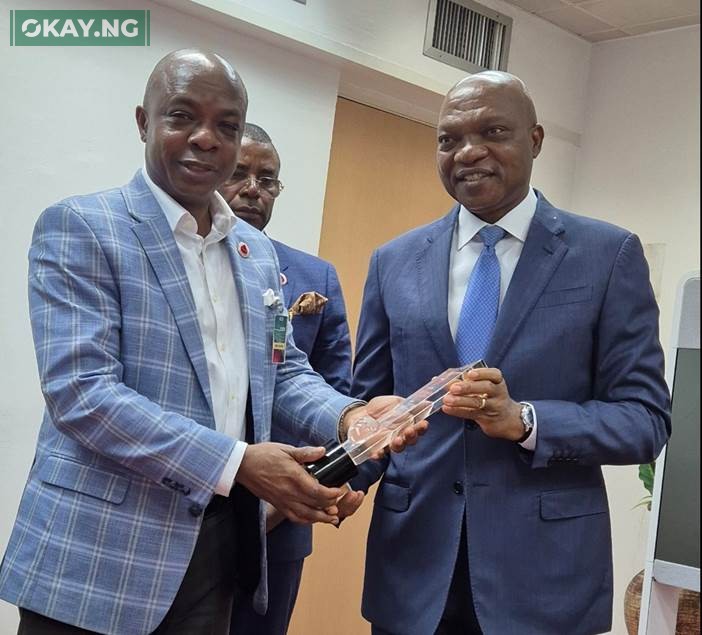 Executive Chairman, Petroleum Technology Association of Nigeria (PETAN), Engineer Wole Ogunsanya (left), presenting the association Award for “Excellence to an Astute and Visionary Technocrat” to the Managing Director, Shell Petroleum Development Company and Country Chair, Shell Companies in Nigeria, Osagie Okunbor, at a ceremony in Lagos recently.